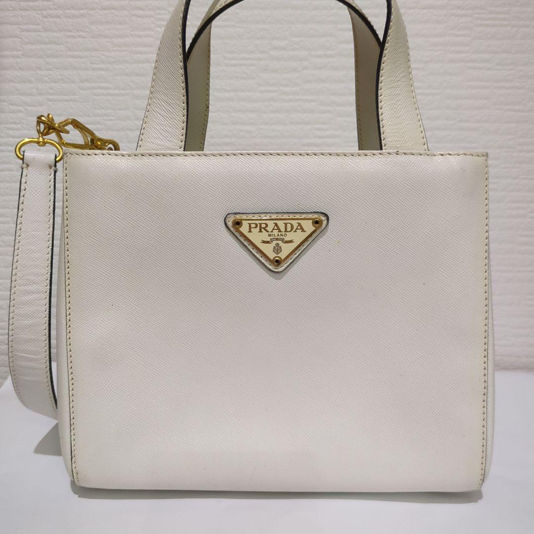 プラダ　ショルダー　本物　美品　正規品　PRADA　サフィアーノ　アイボリー