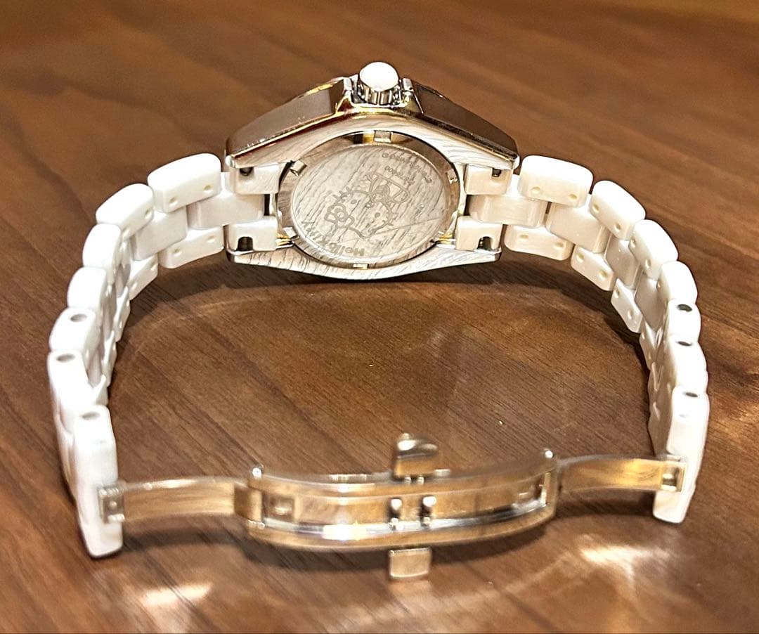 ハローキティ ３５周年記念 ホワイトセラミッククオーツ ダイヤモンド腕時計