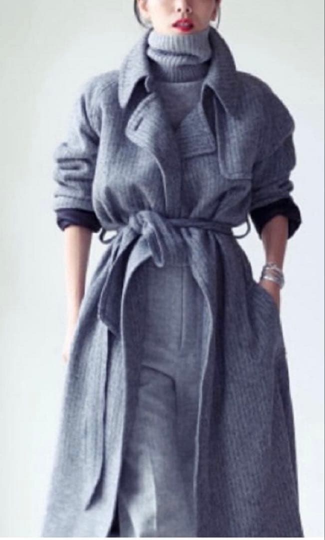 マディソンブルー　コート　軽いです。