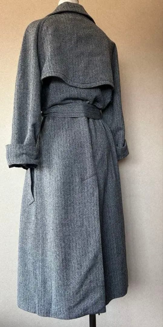 マディソンブルー　コート　軽いです。