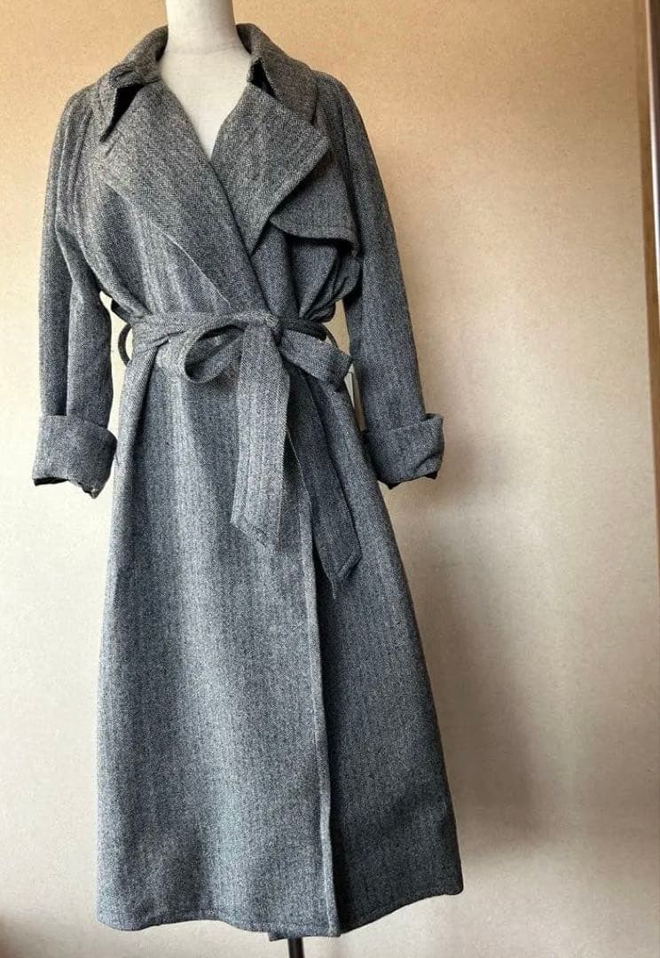 マディソンブルー　コート　軽いです。