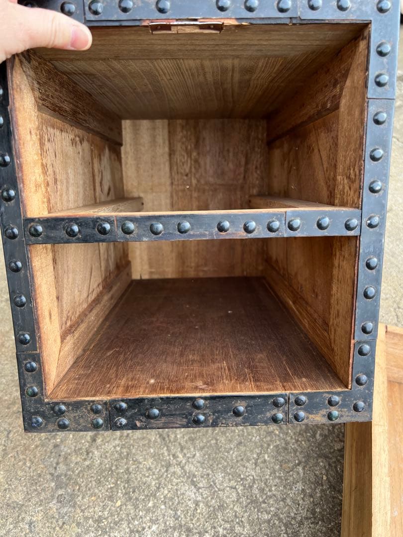 骨董 船箪笥 (金庫) 時代和箪笥 鉄地金具　カギ付き　金具装　昭和レトロ