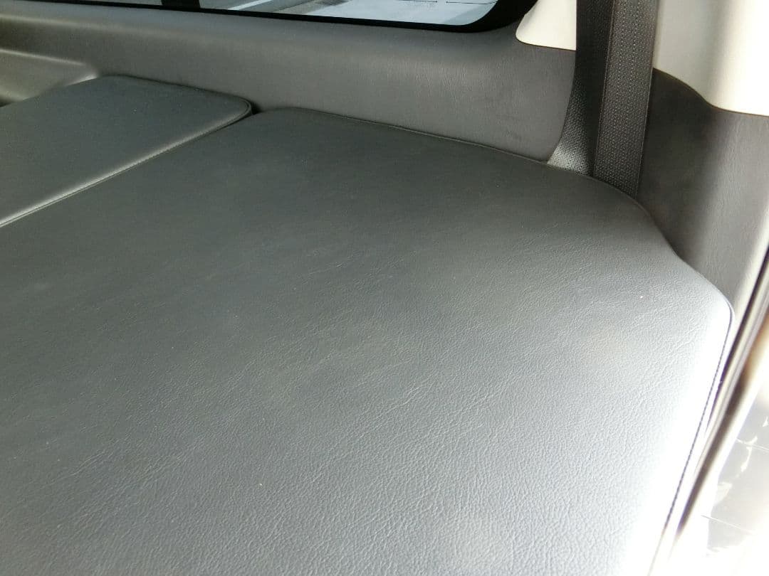 ハイエース　ファインテックツアラーミドルルーフ用　ベッドキッド　ブラックレザー