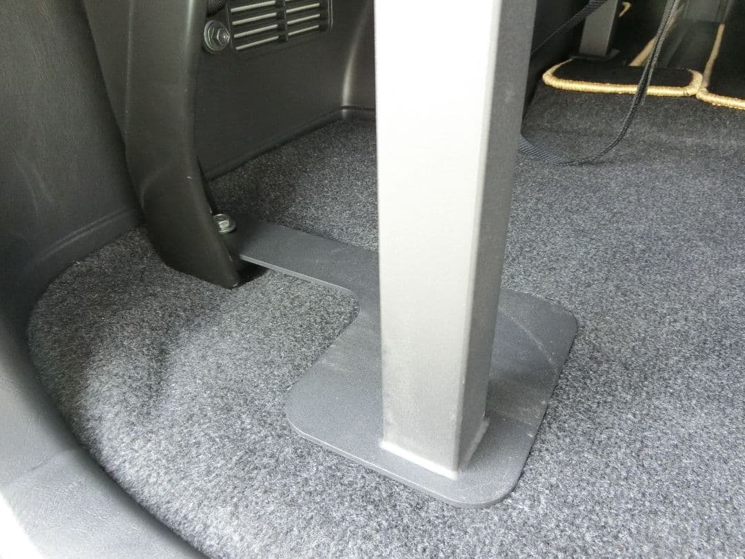 ハイエース　ファインテックツアラーミドルルーフ用　ベッドキッド　ブラックレザー