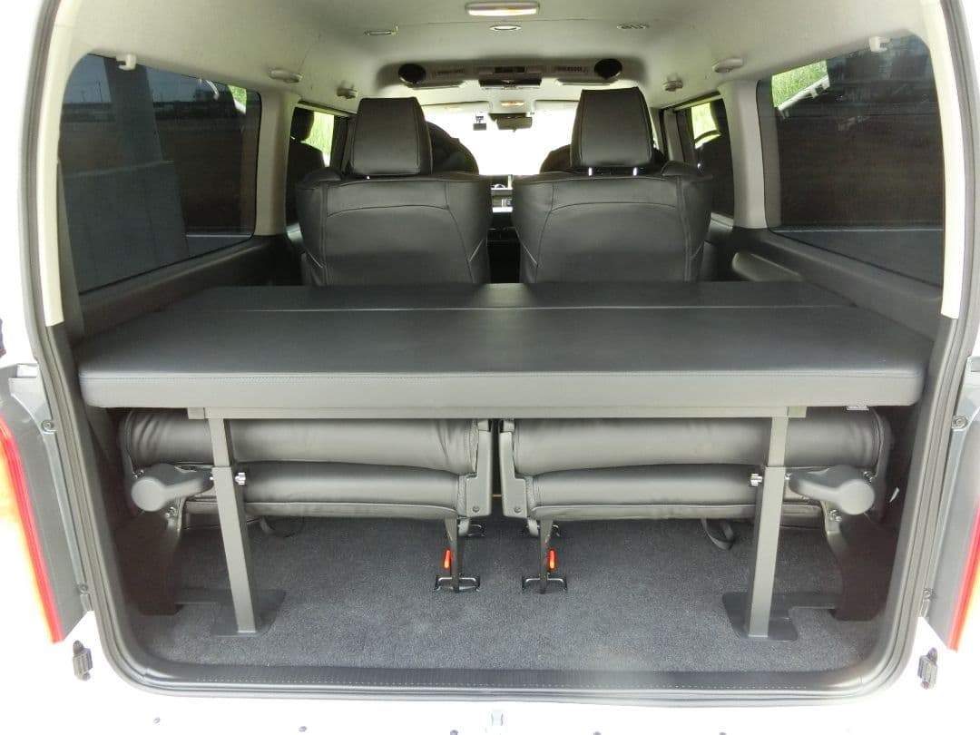 ハイエース　ファインテックツアラーミドルルーフ用　ベッドキッド　ブラックレザー