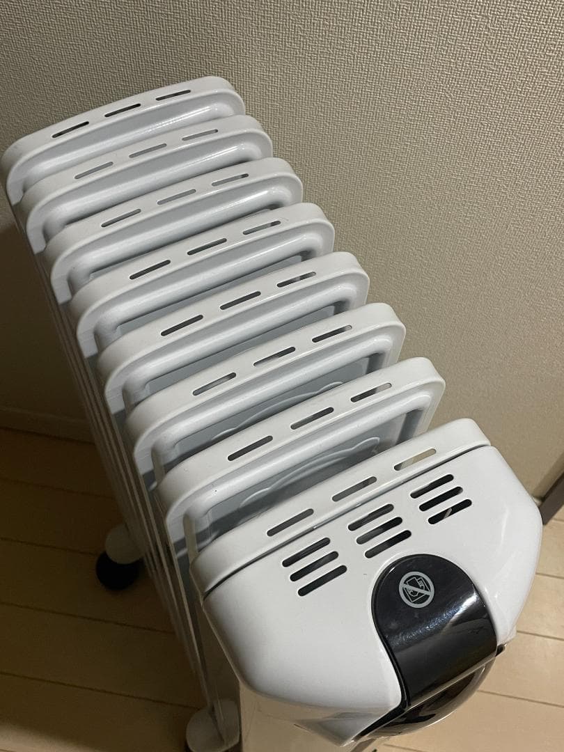 デロンギ オイルヒーター DeLonghi JRE0812 暖房
