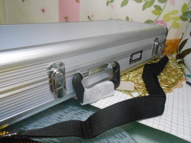 新品未使用(送料無料)11.980円三線専用N肩紐付き一丁入アルミハードケース