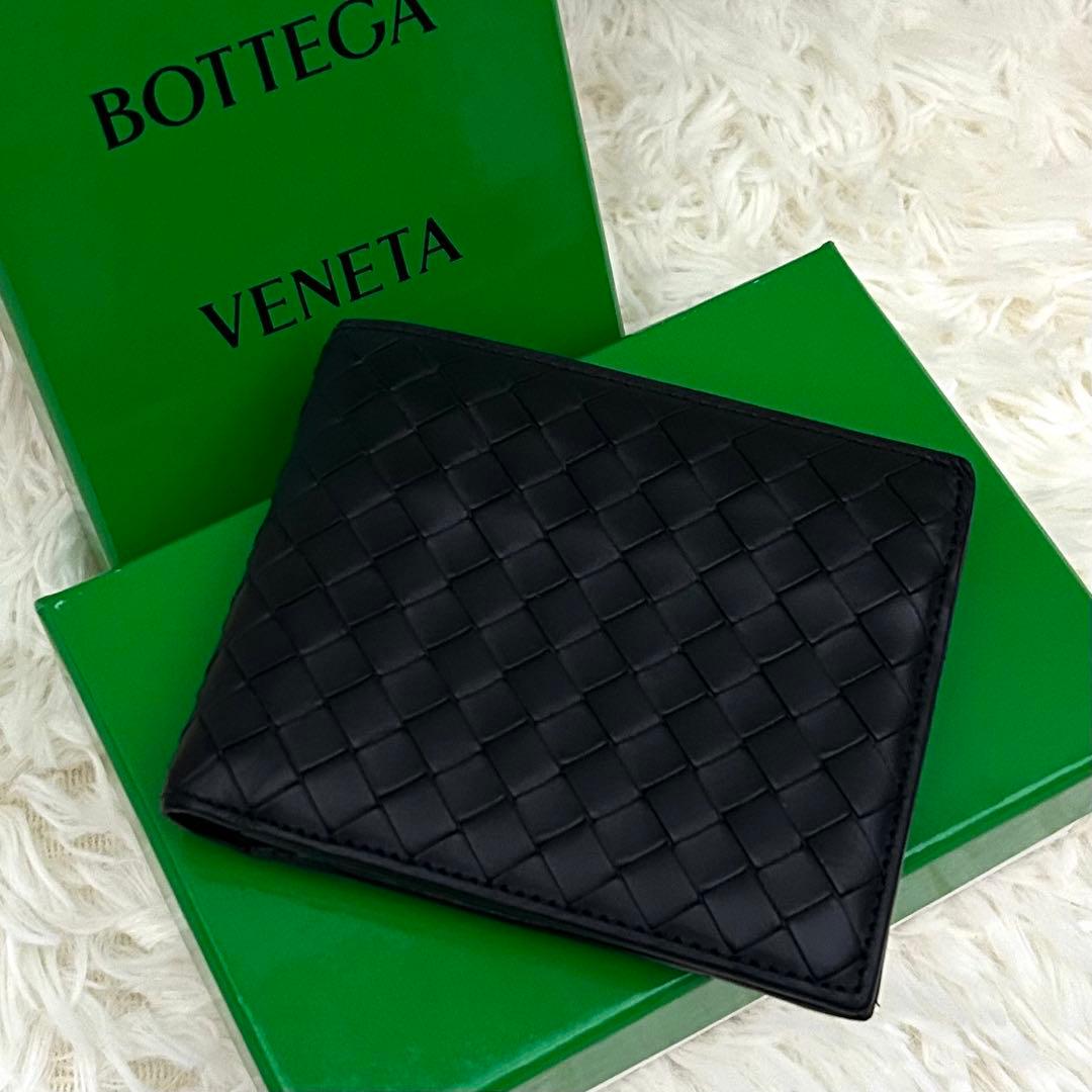 【美品】BOTTEGA VENETA イントレチャート 二つ折り財布 ブラック