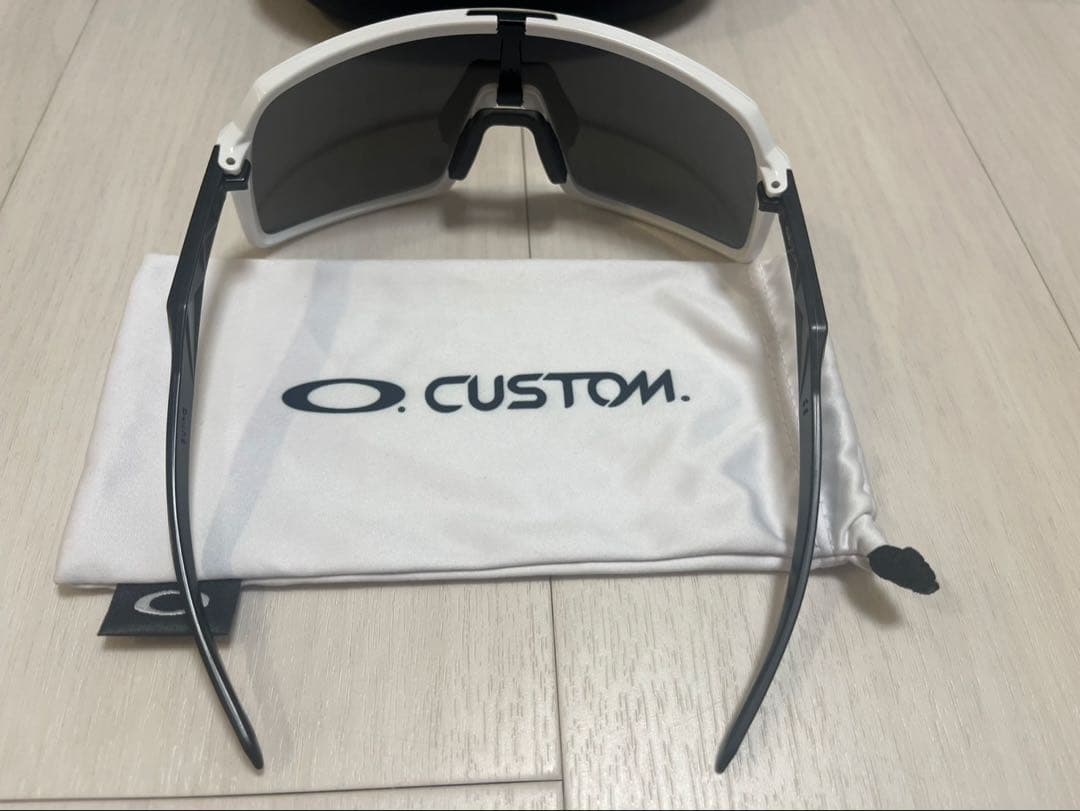 オークリー　OAKLEY sutro サングラス