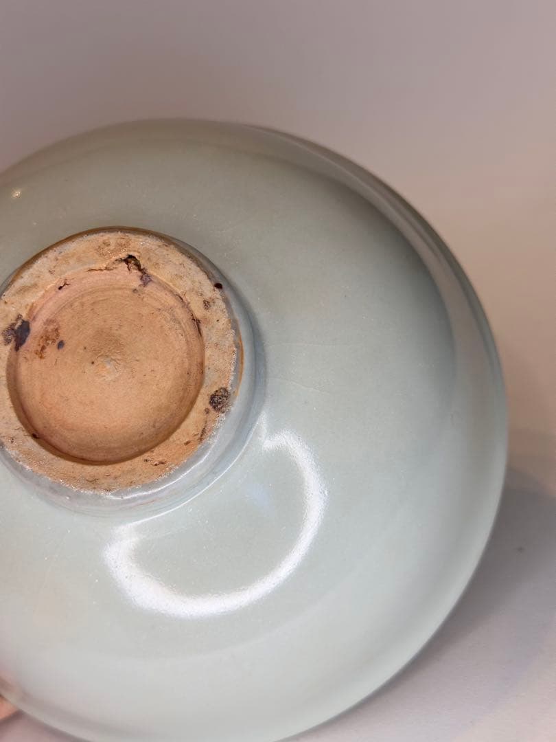 水芙蓉様　」青白釉 陰刻龍文 碗　内側暗文様　中国古陶磁　時代物