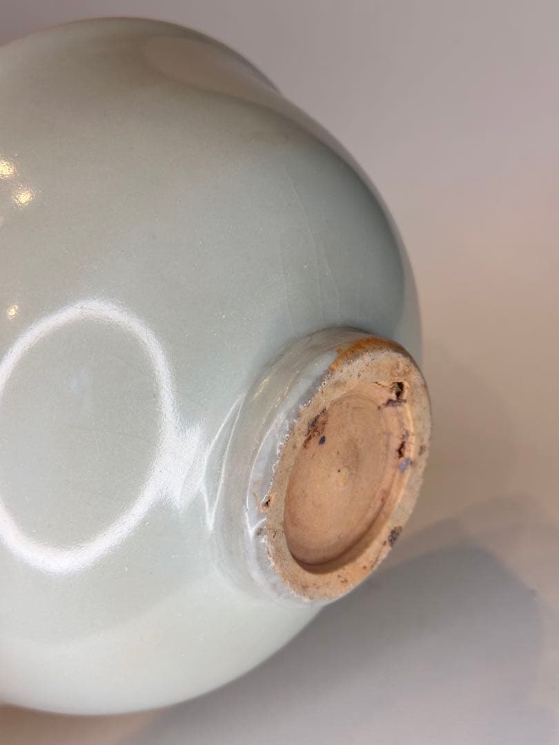 水芙蓉様　」青白釉 陰刻龍文 碗　内側暗文様　中国古陶磁　時代物