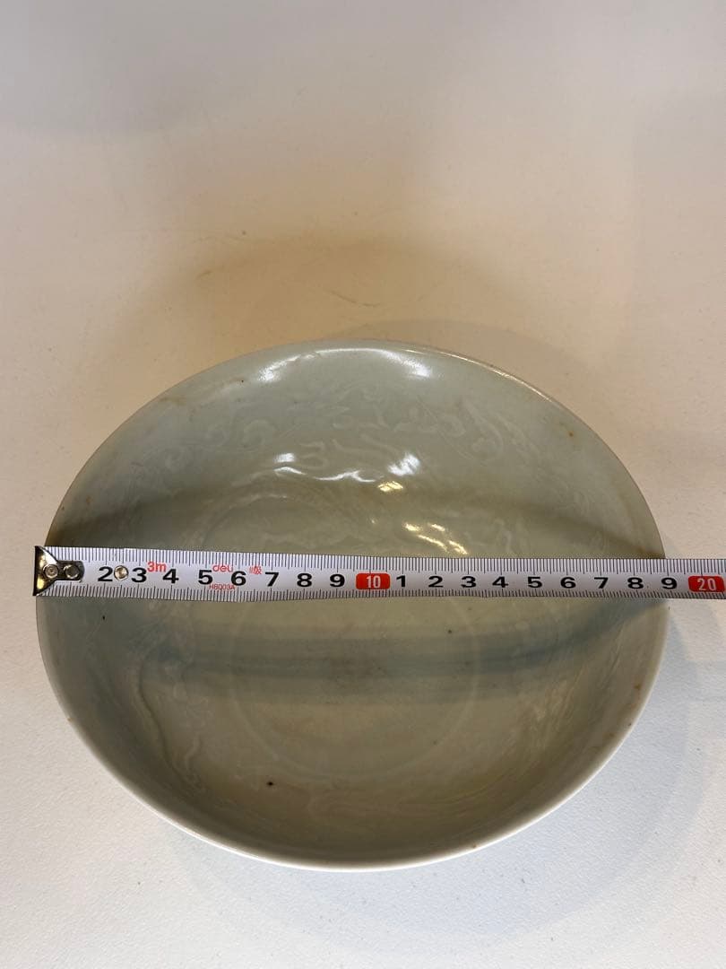 水芙蓉様　」青白釉 陰刻龍文 碗　内側暗文様　中国古陶磁　時代物