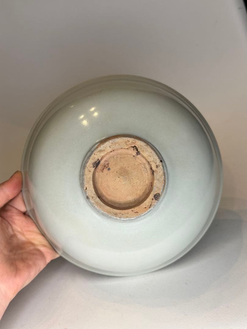 水芙蓉様　」青白釉 陰刻龍文 碗　内側暗文様　中国古陶磁　時代物