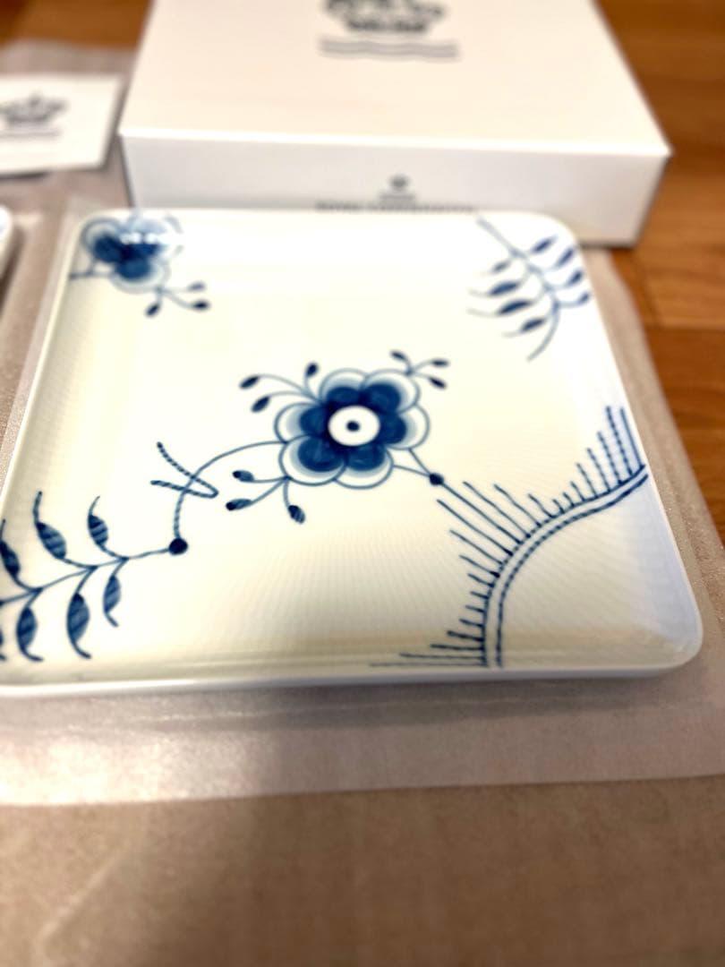 新品* ロイヤルコペンハーゲンフルーテッド　メガ　20cmx20cm 未使用