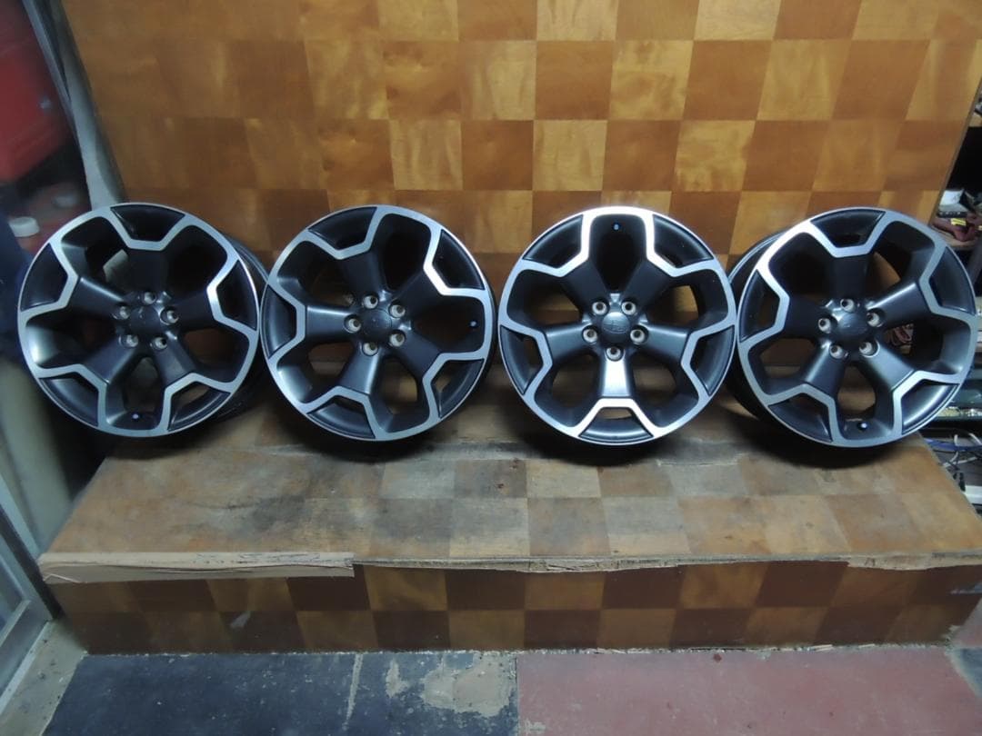 T814　スバルXV 純正アルミホイール　17×7J　4本　小傷有り