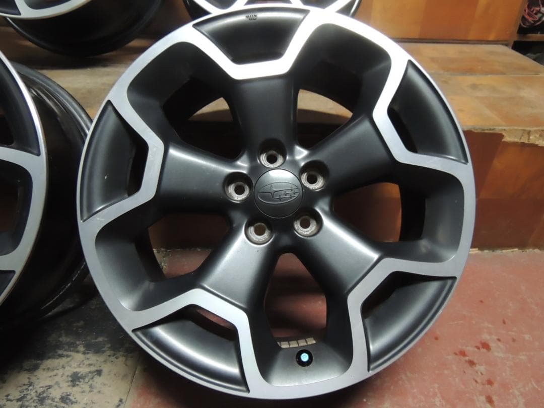 T814　スバルXV 純正アルミホイール　17×7J　4本　小傷有り