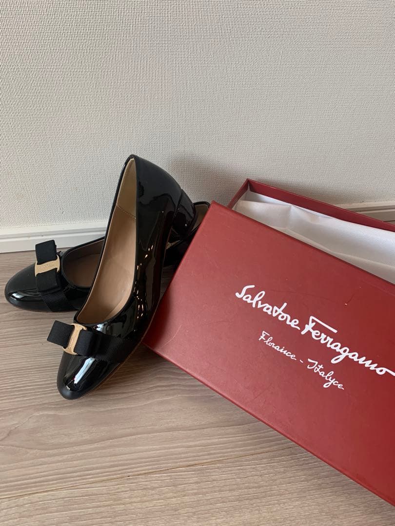 dragonflyさま専用⭐︎Ferragamo リボン付き【24cm】