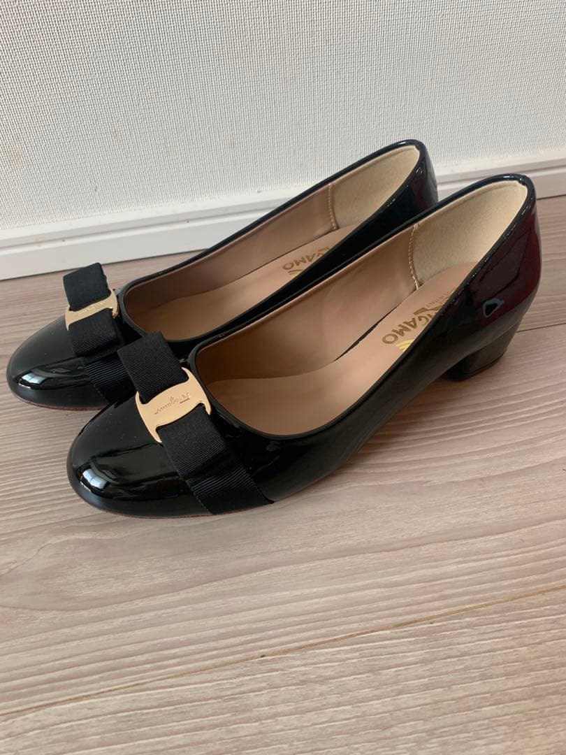 dragonflyさま専用⭐︎Ferragamo リボン付き【24cm】