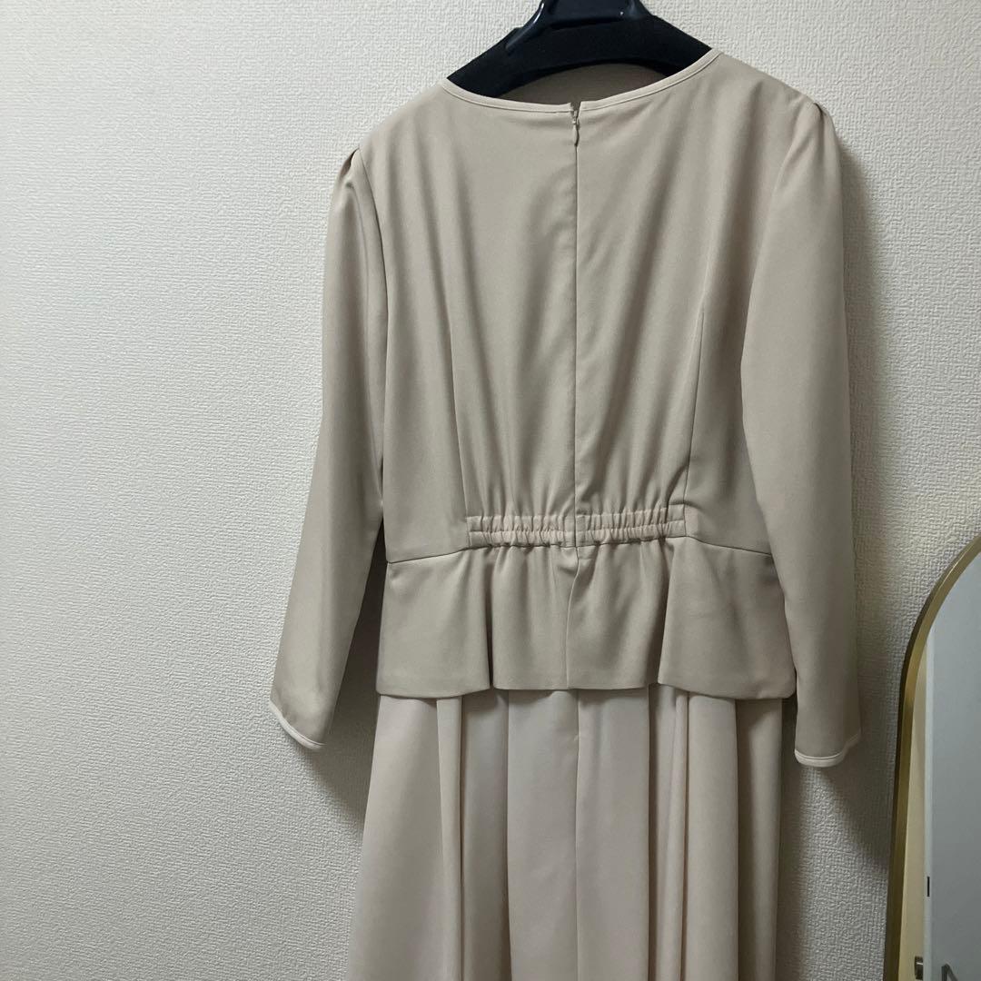 【美品】ストロベリーフィールズ　ベージュ リボン付きAラインワンピース