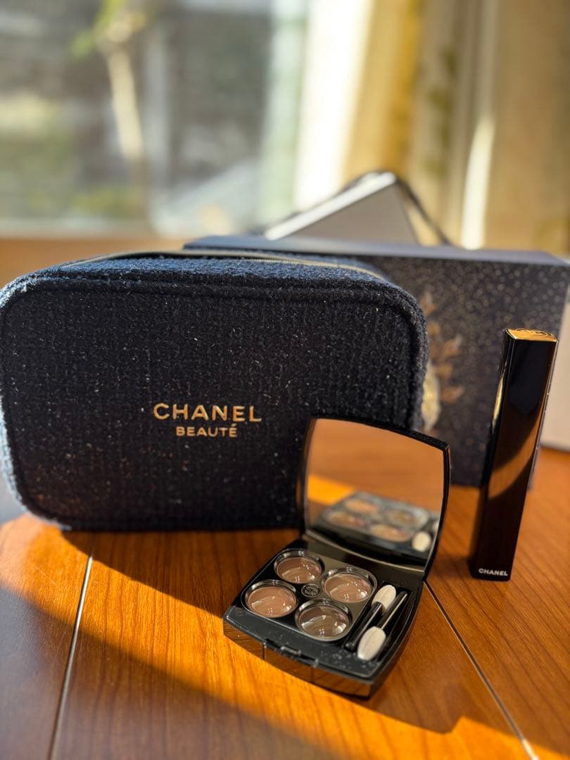 【新品未開封】CHANEL 2025 ホリデーアイシャドウ ＆ マスカラ セット