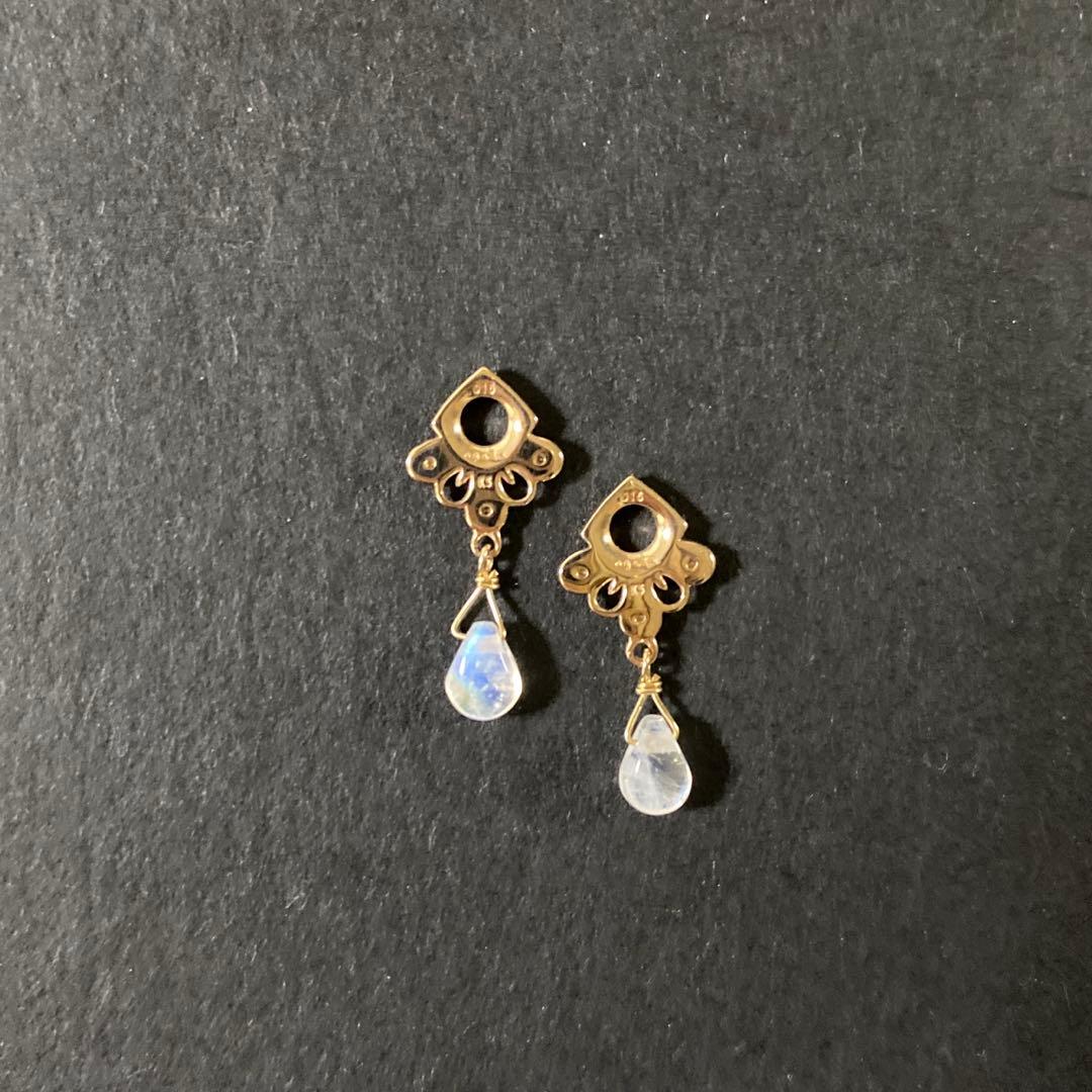 agete 34th K5ピアスチャーム ホワイトラブラドライト 向日葵 完売