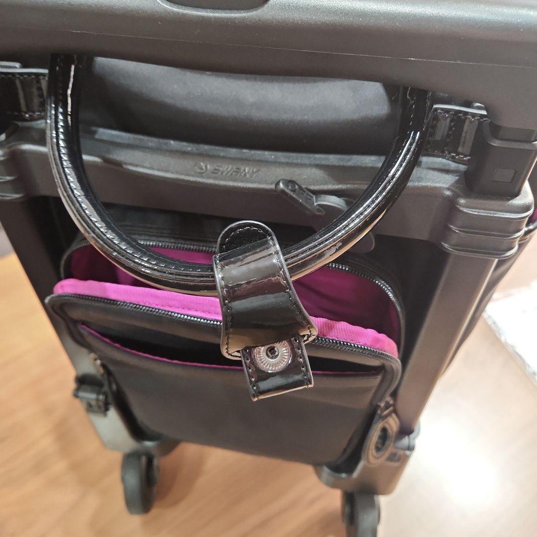 ティアラ　ブラックキルティングキャリーケース