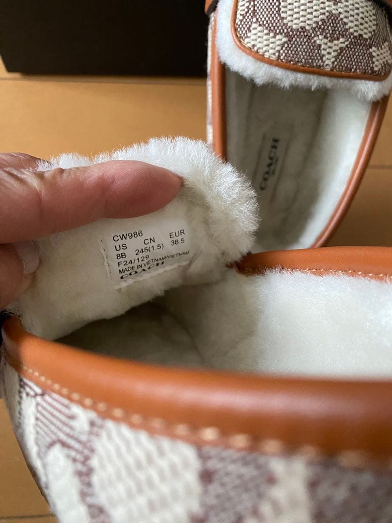 【新品未使用】COACH☆シグネチャー中ボアシューズ