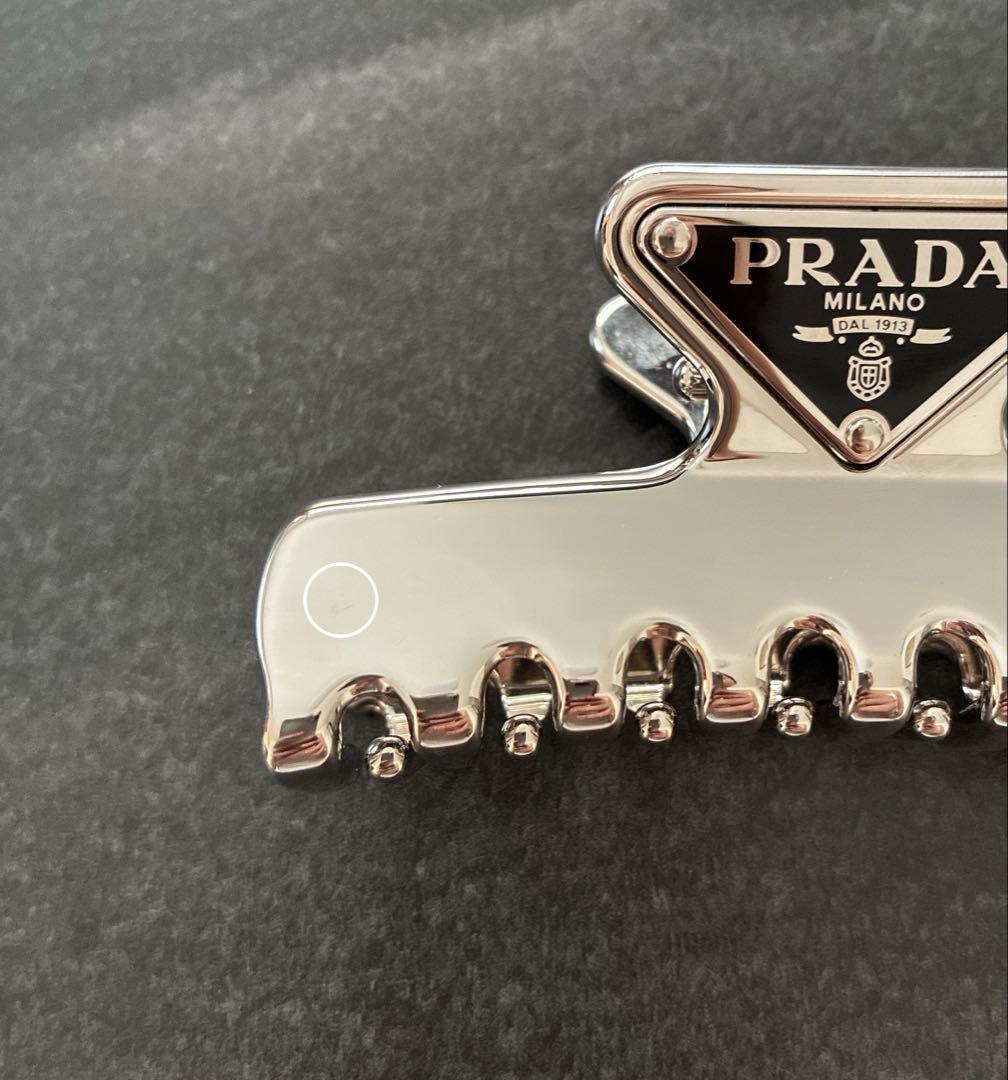PRADA ヘアクリップ　シルバー