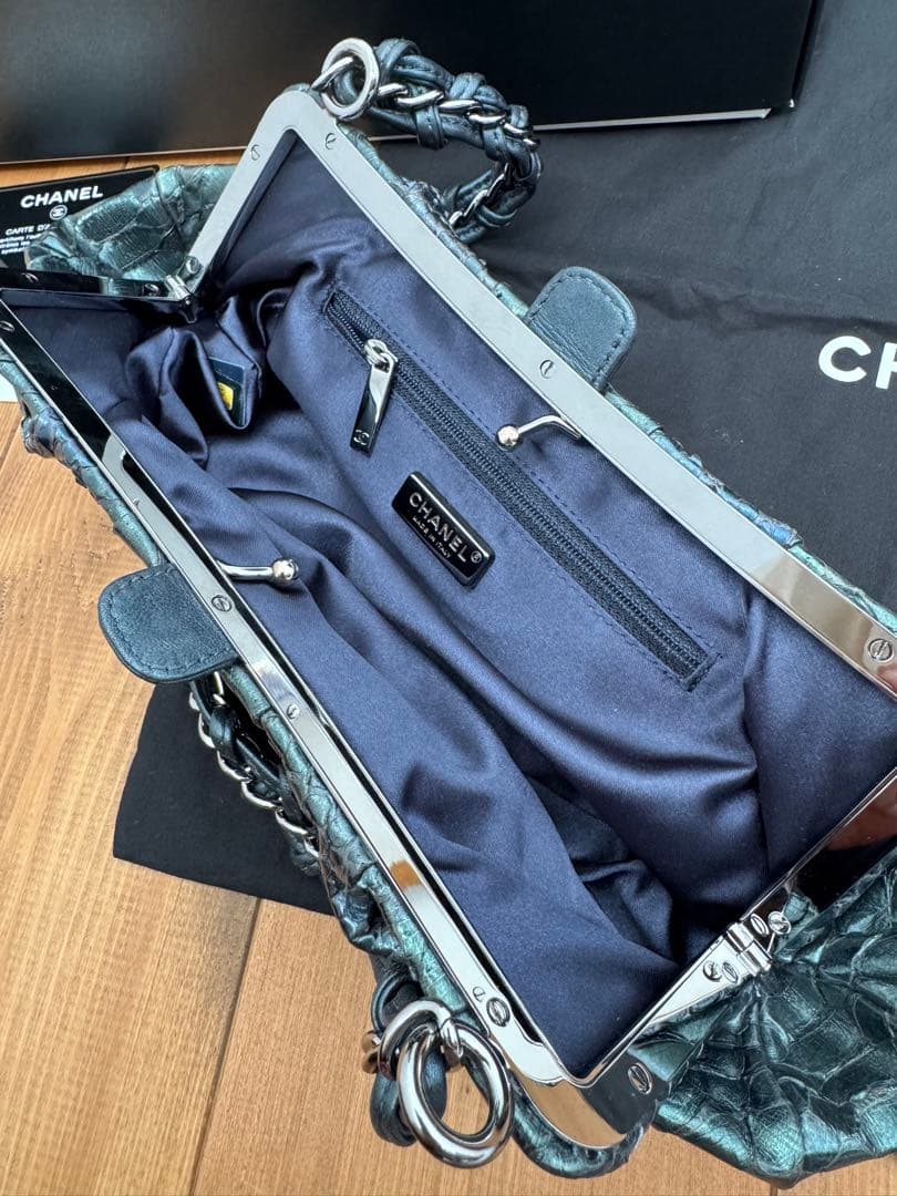 シャネル　パイソンパーティーポーチ