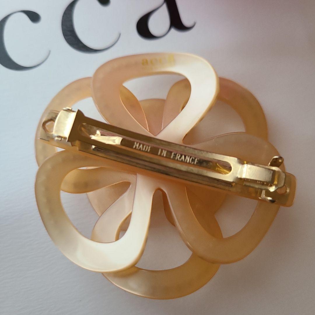 acca カメリアヘアバレッタ ベージュ　ストーン　フォーマル