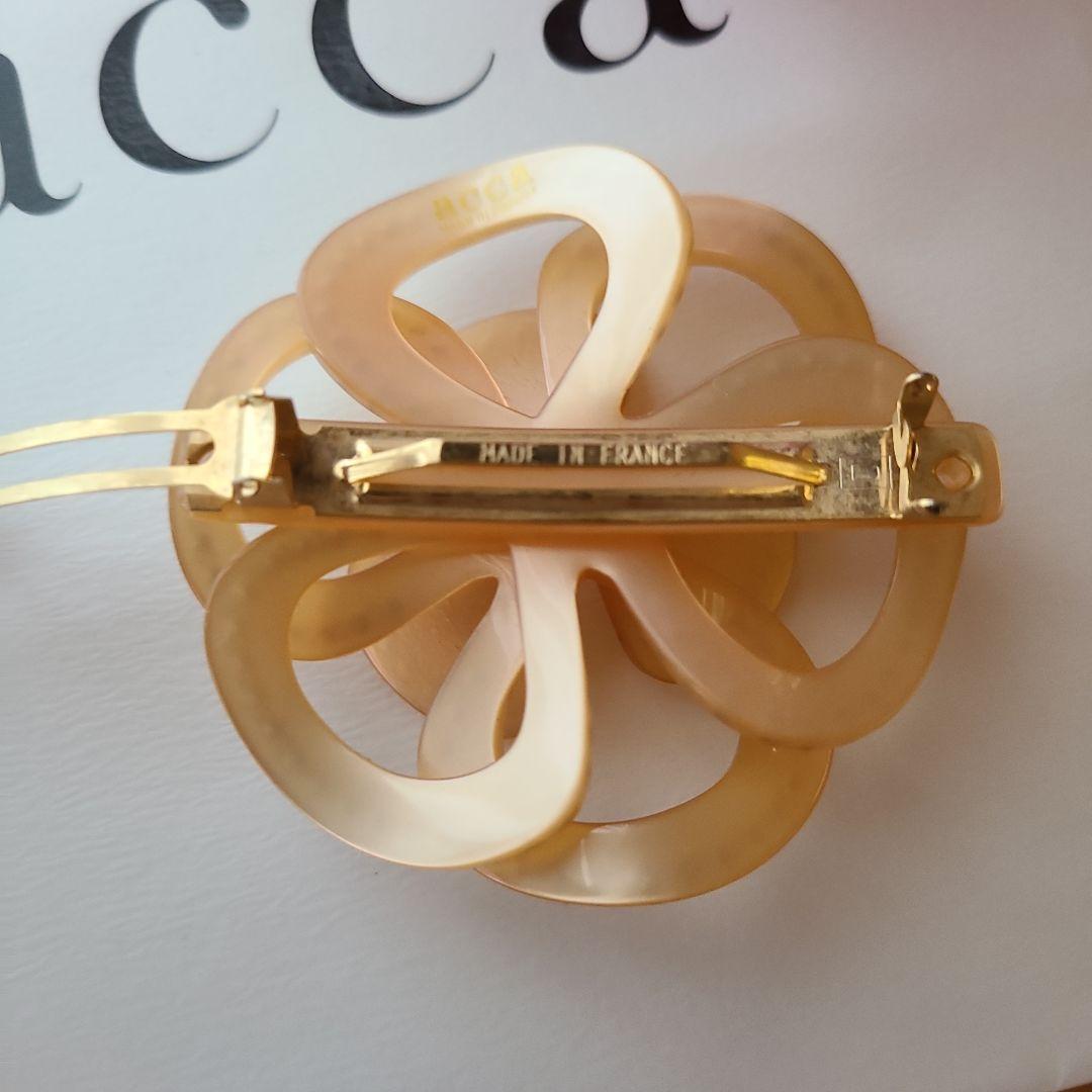 acca カメリアヘアバレッタ ベージュ　ストーン　フォーマル