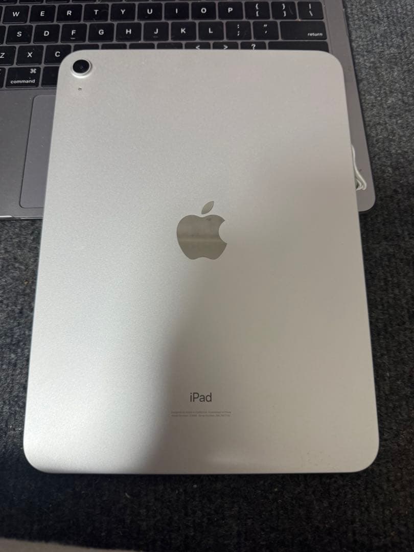 【美品】 iPad 第10世代 10.9インチ WiFi 64GB シルバー