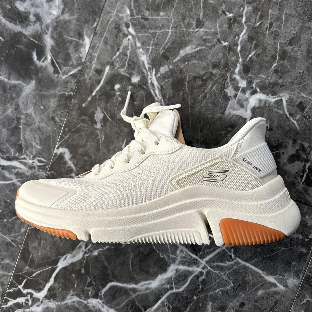 スケッチャーズslip-ins