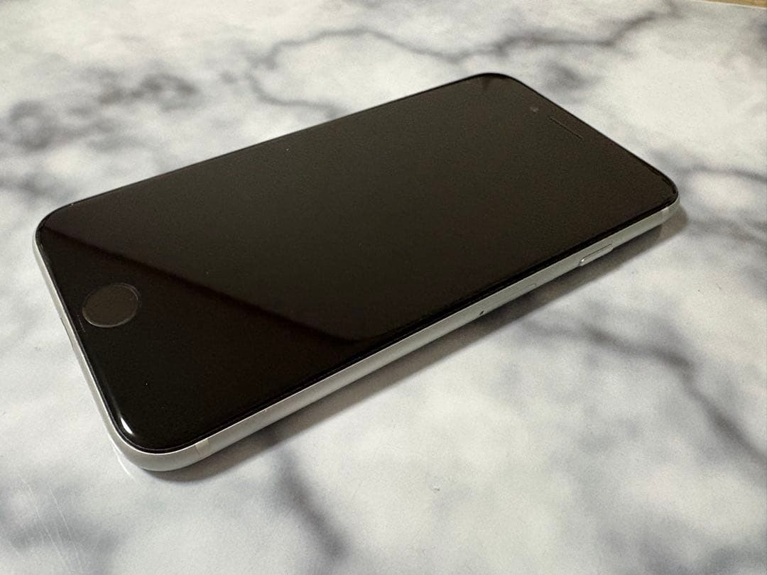 【美品】iPhone SE 第2世代　SIMフリー 64GB ホワイト