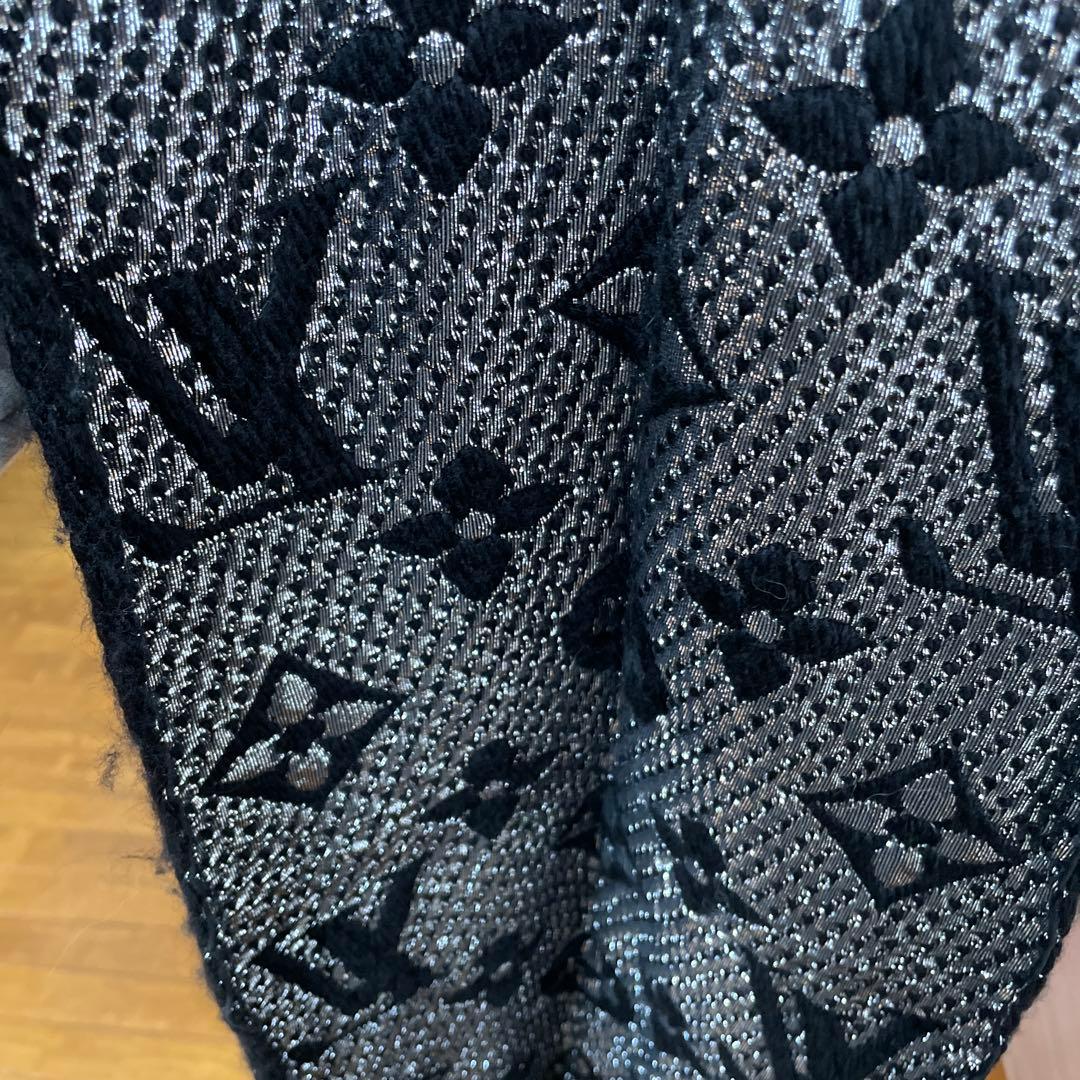 ルイ・ヴィトン 黒 マフラー フリンジ付き