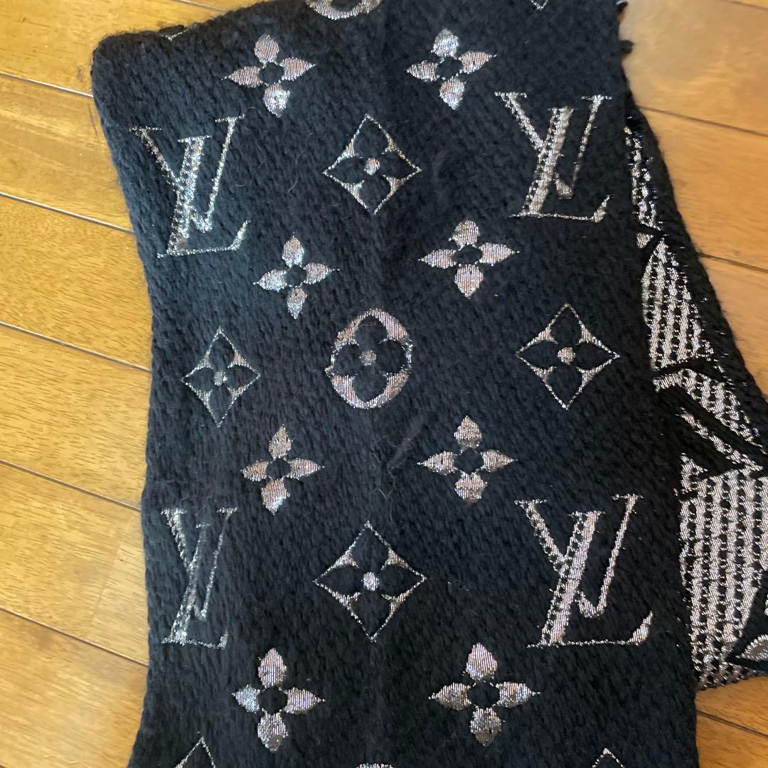 ルイ・ヴィトン 黒 マフラー フリンジ付き