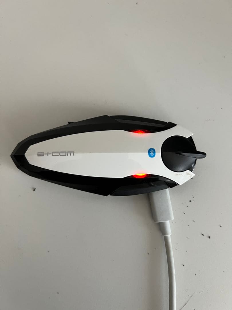 B+COM SB6X Bluetoothインカム ホワイト/ブラック. 再出品