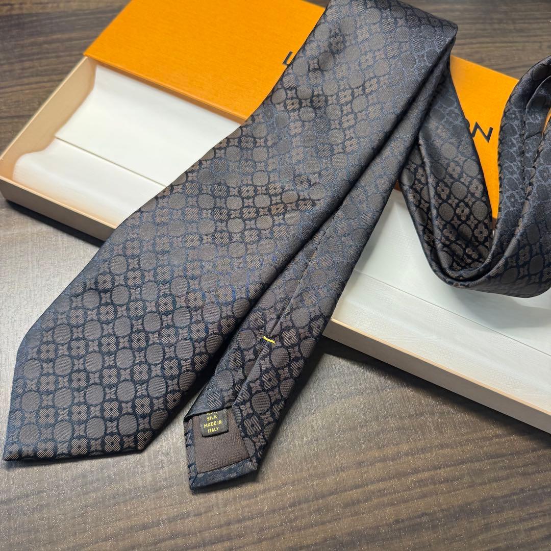 最高級 ルイヴィトン フラワーモノグラム 総柄 ネクタイ ブラウン シルク