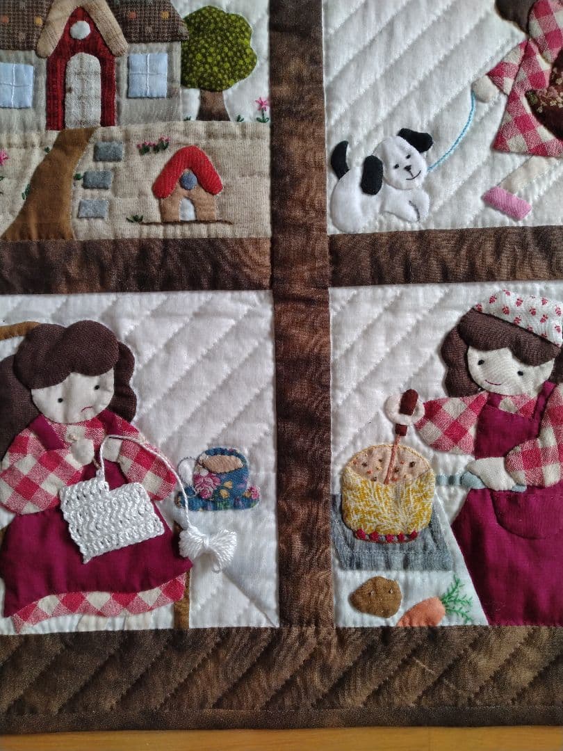 【かっちゃん様】パッチワーク　タペストリー　お母さんの一日