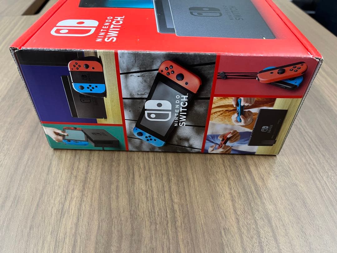 新品未使用Nintendo Switch 本体 青・赤ジョイコン付き