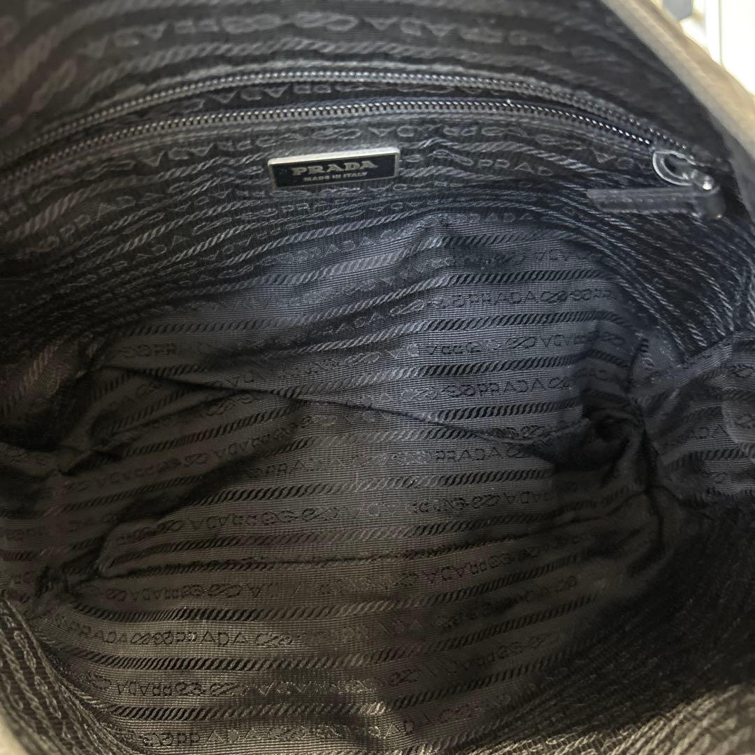 プラダ　ナイロン　ショルダーバッグ