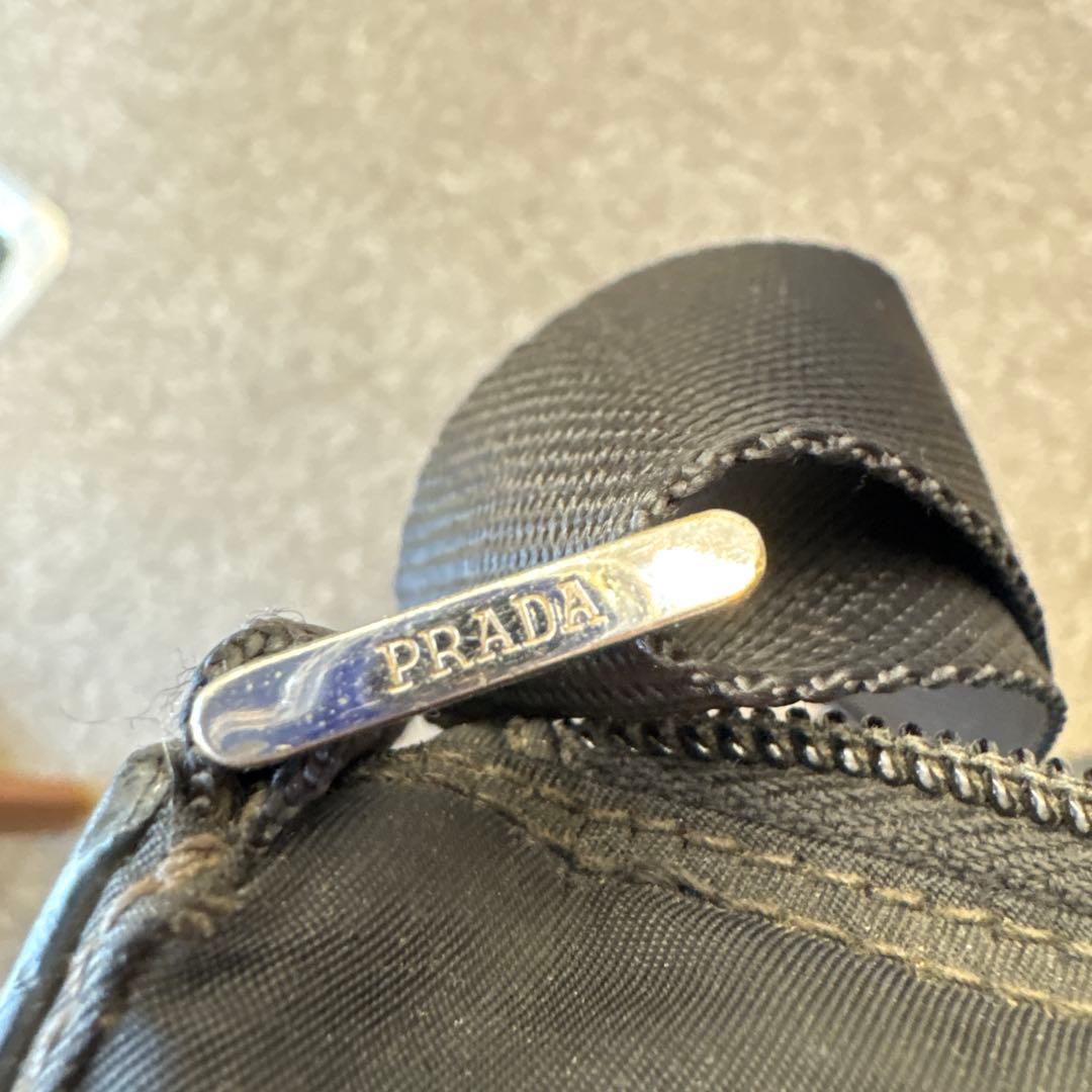 プラダ　ナイロン　ショルダーバッグ