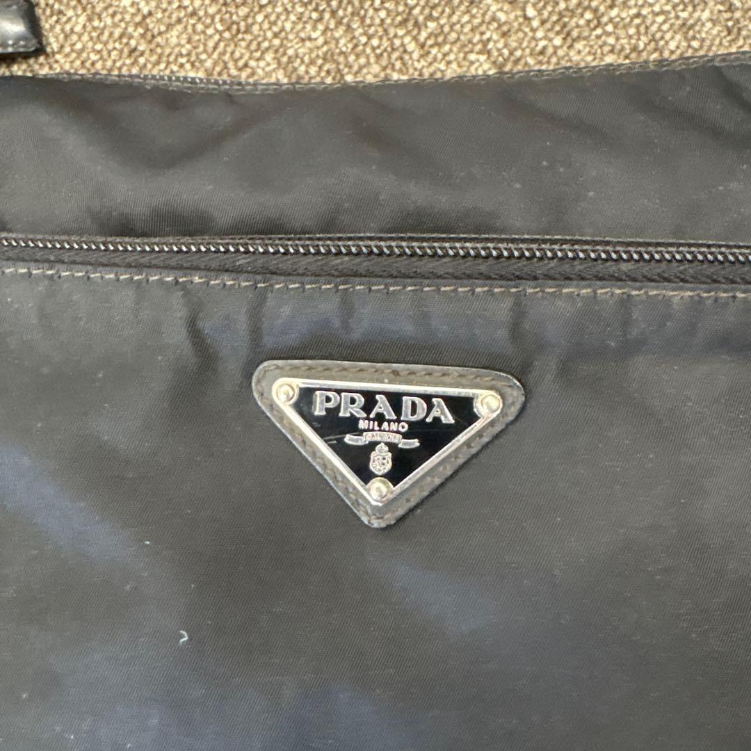 プラダ　ナイロン　ショルダーバッグ