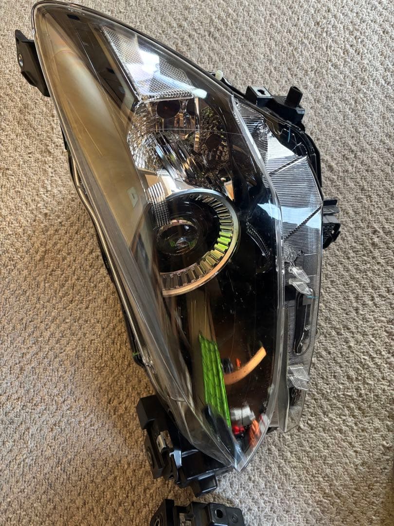 マツダ2 ヘッドライト左右