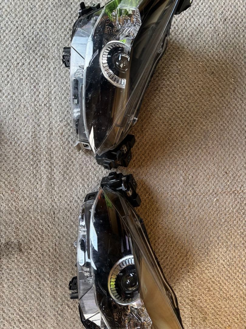 マツダ2 ヘッドライト左右