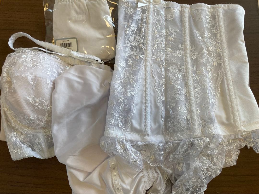 セモア ブライダルインナー E70,70,M