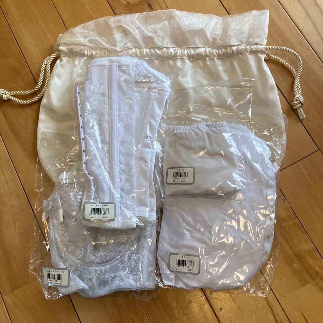 セモア ブライダルインナー E70,70,M