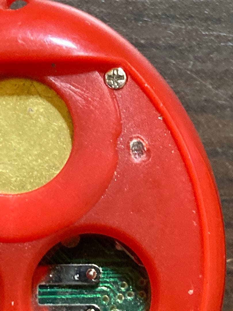 【動作確認済・ジャンク】サンタクロっちのたまごっち　レッド　※裏蓋両側ビス欠け