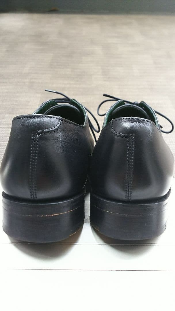 またまた 値下げします トリッカーズ ストレートチップ ビジネスシューズ