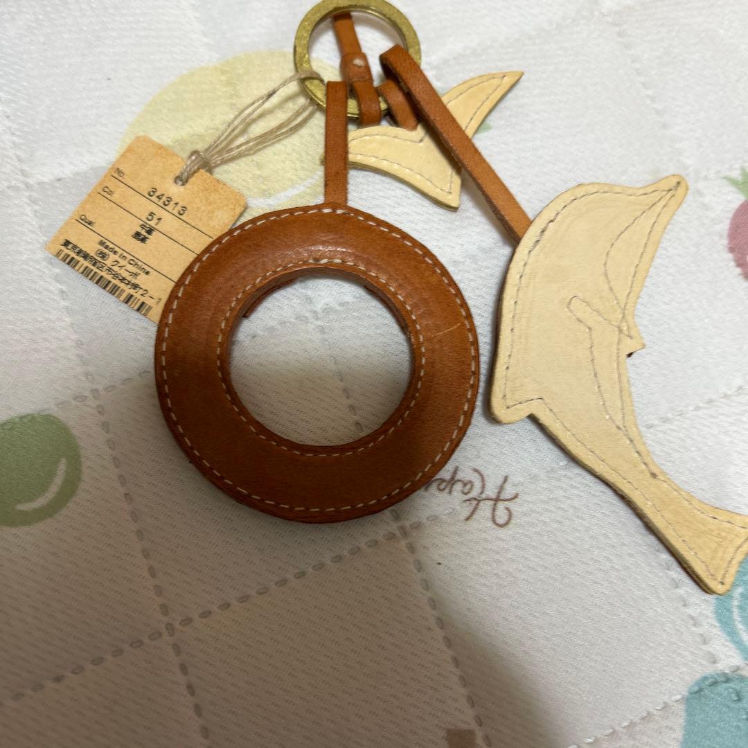 新品ゲンテンgenten レザーキーホルダー　イルカ　チャーム廃盤レア